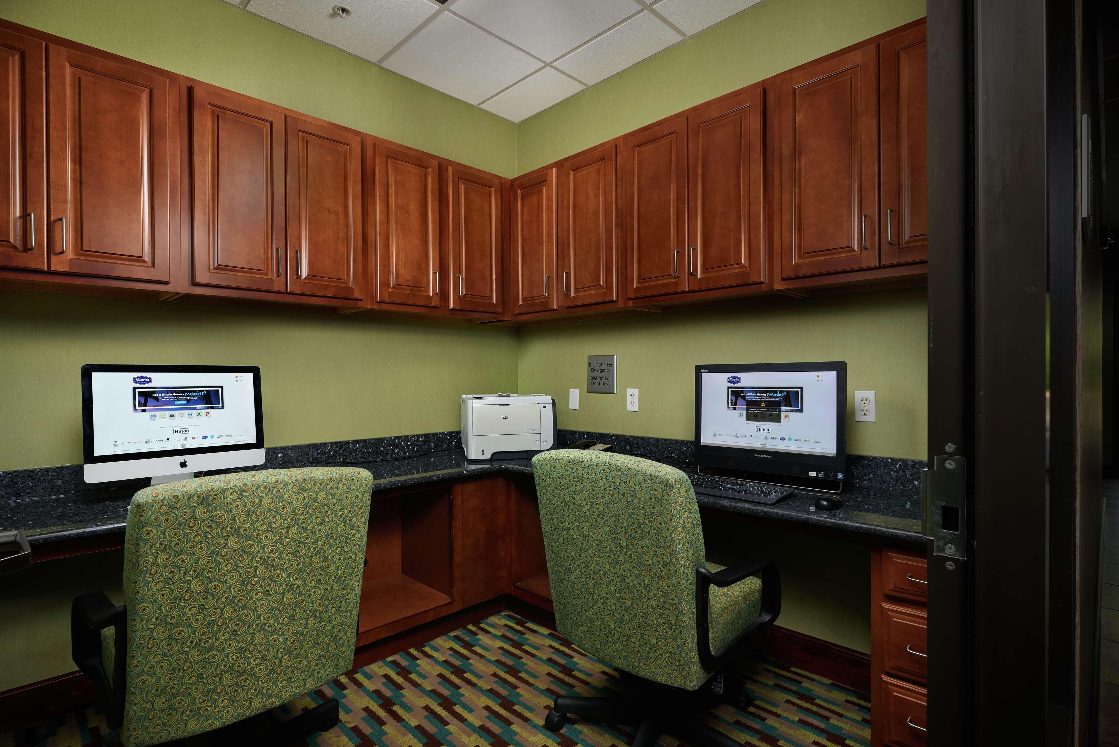 Hampton Inn Bermuda Run / Advance Экстерьер фото