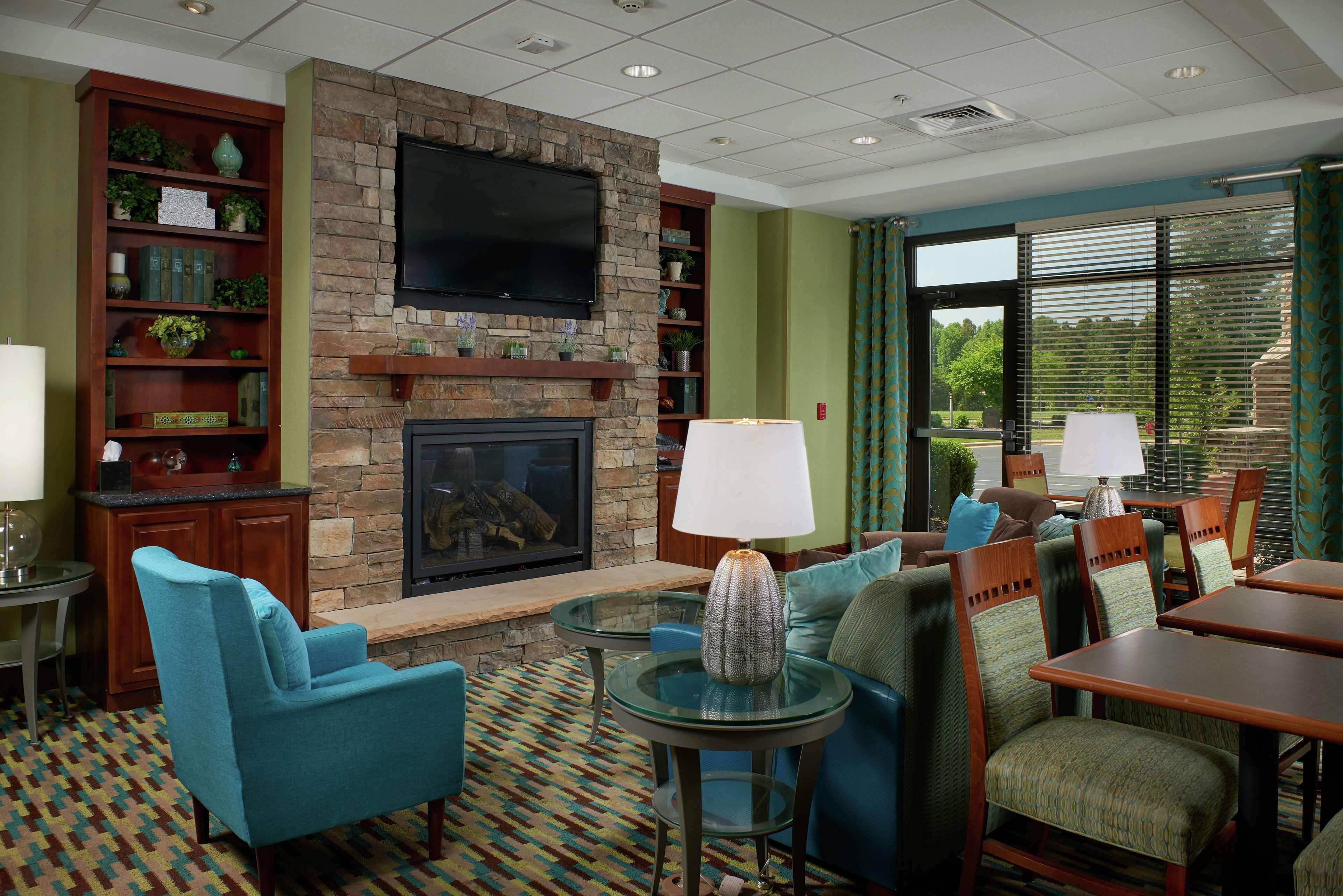 Hampton Inn Bermuda Run / Advance Экстерьер фото
