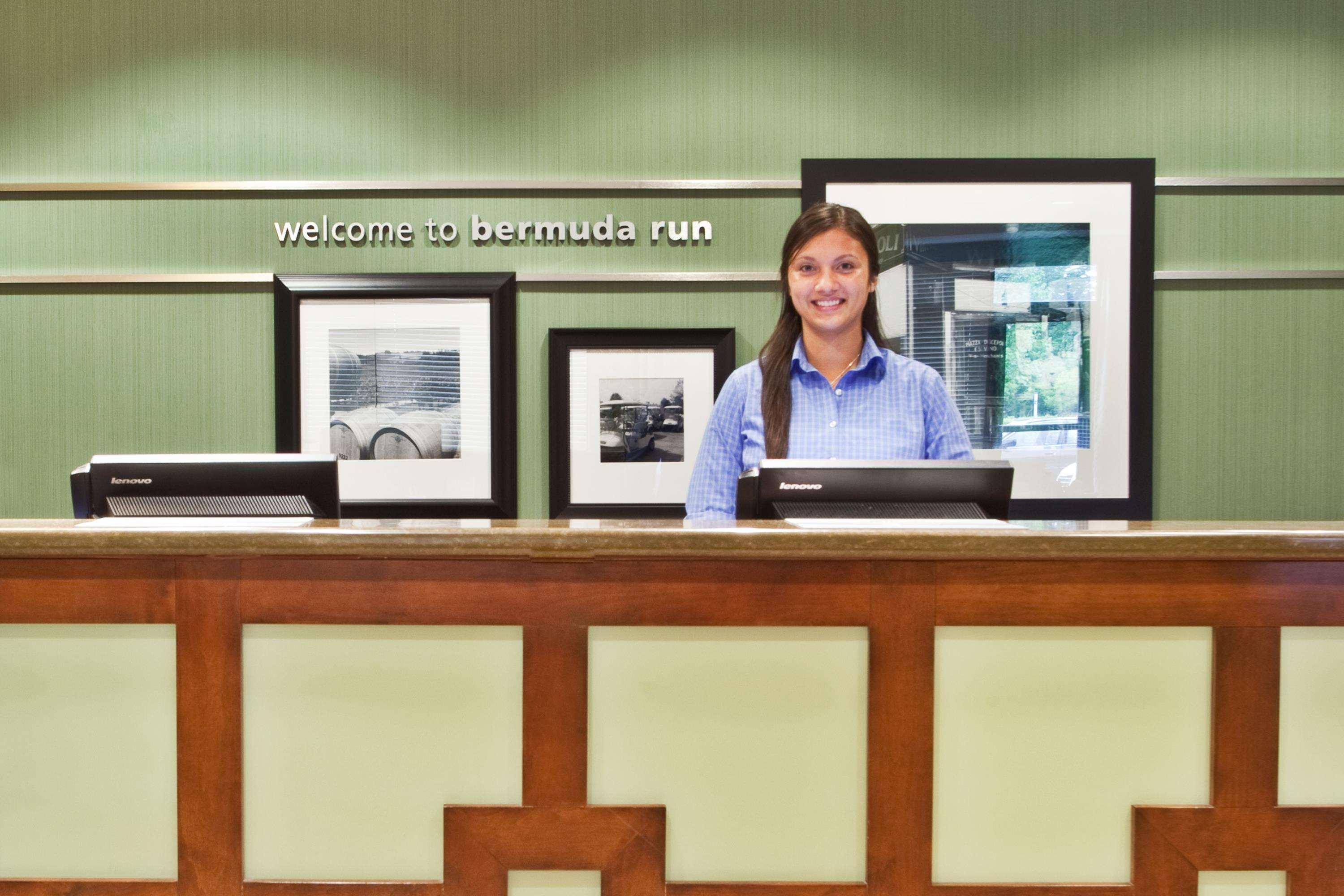 Hampton Inn Bermuda Run / Advance Экстерьер фото