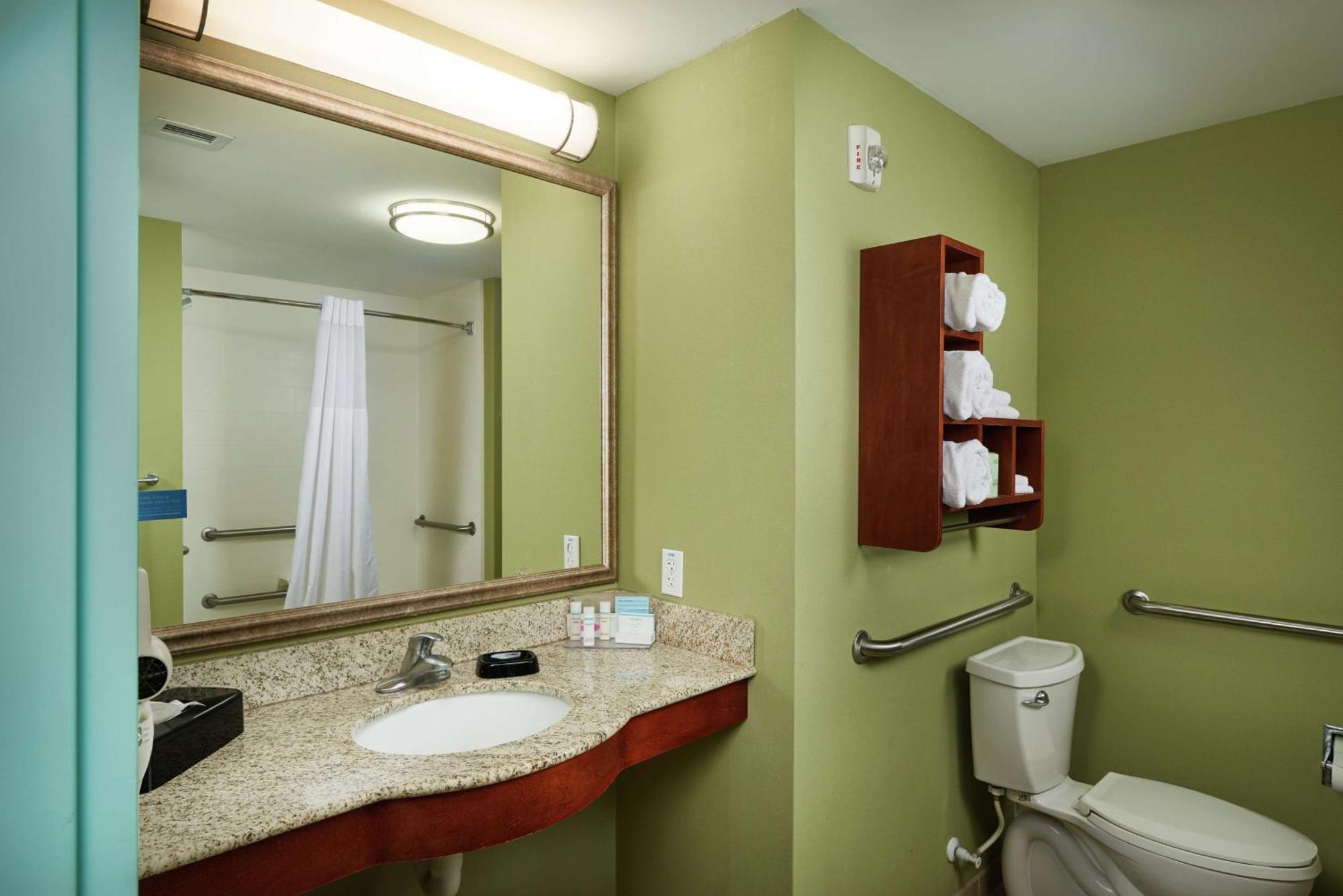 Hampton Inn Bermuda Run / Advance Экстерьер фото