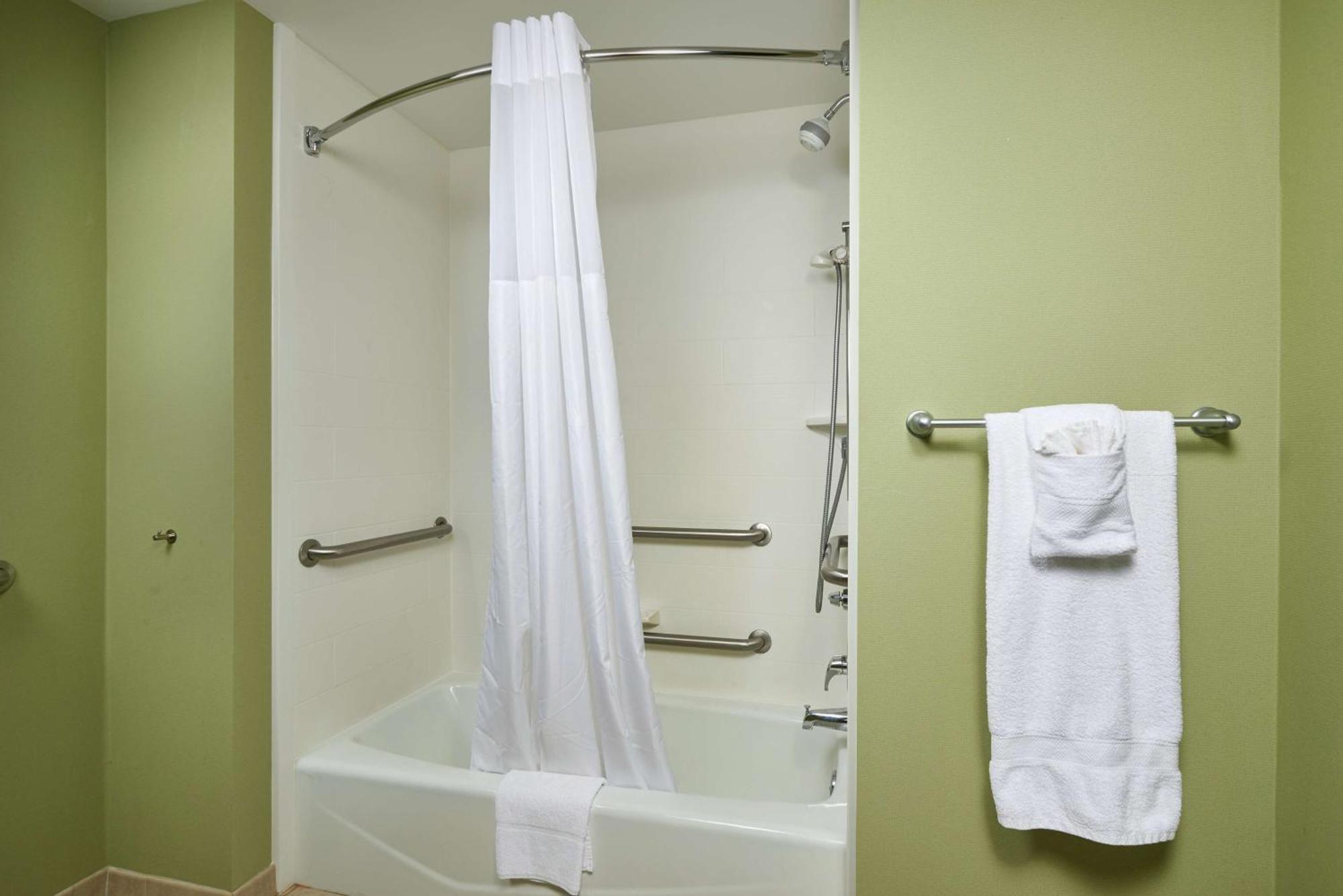 Hampton Inn Bermuda Run / Advance Экстерьер фото
