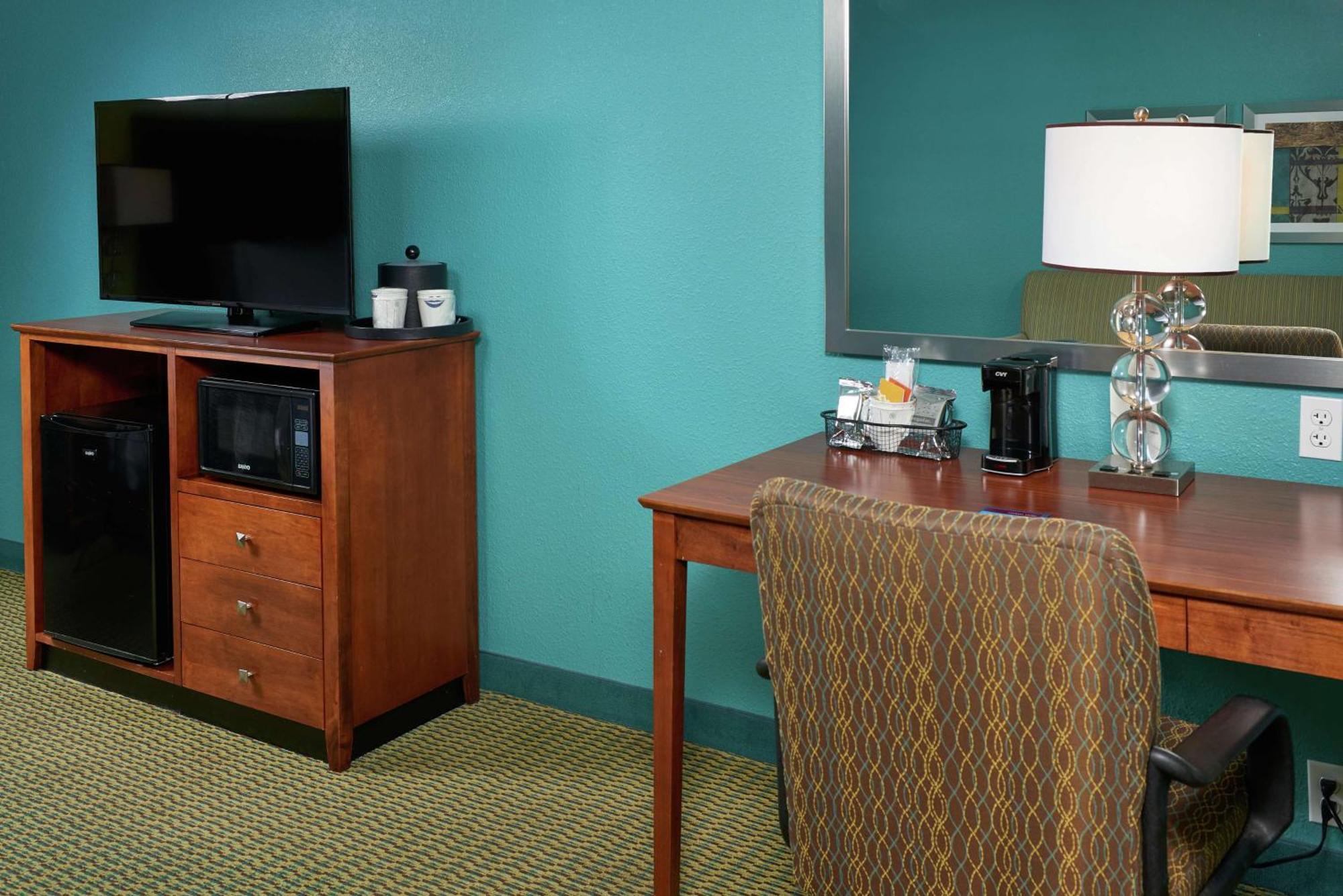 Hampton Inn Bermuda Run / Advance Экстерьер фото