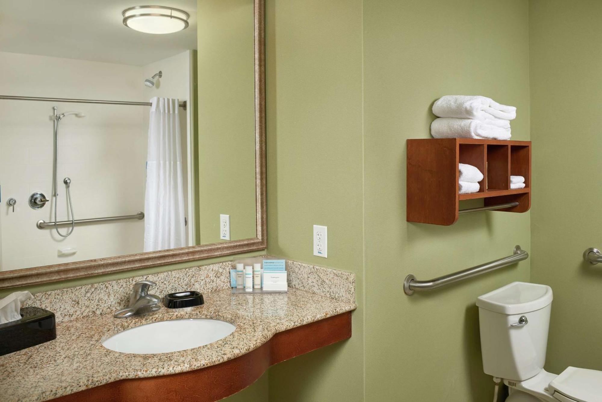 Hampton Inn Bermuda Run / Advance Экстерьер фото