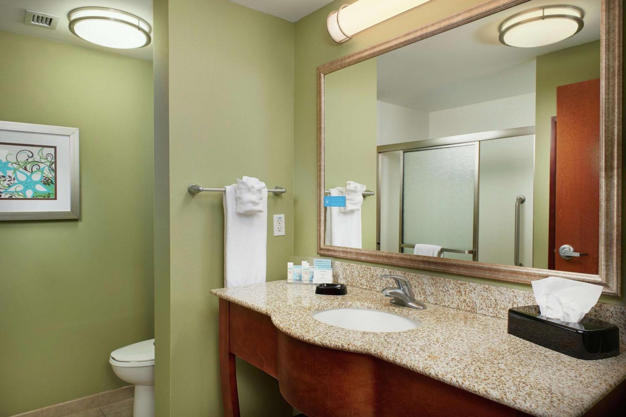 Hampton Inn Bermuda Run / Advance Экстерьер фото