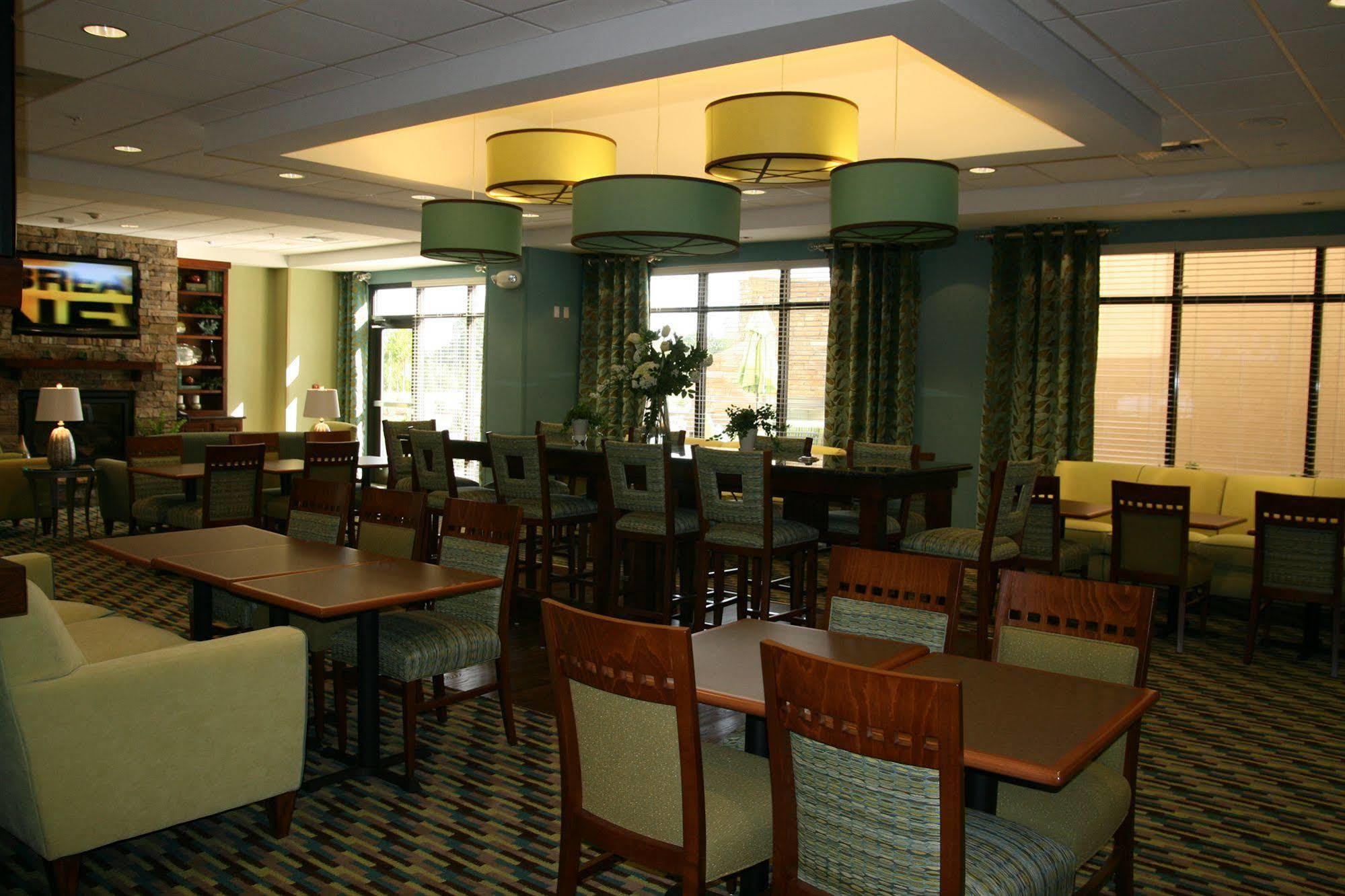 Hampton Inn Bermuda Run / Advance Экстерьер фото