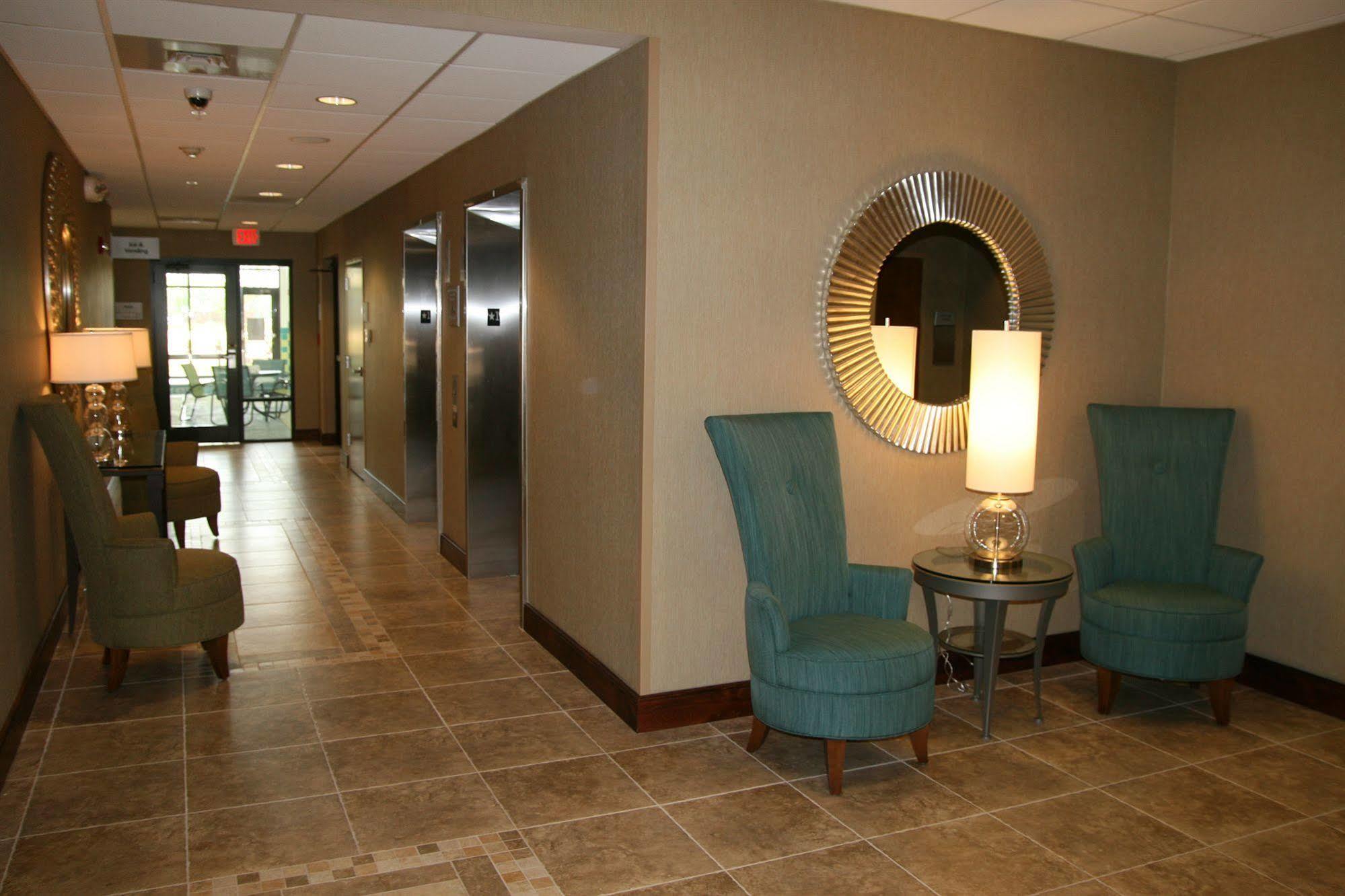 Hampton Inn Bermuda Run / Advance Экстерьер фото