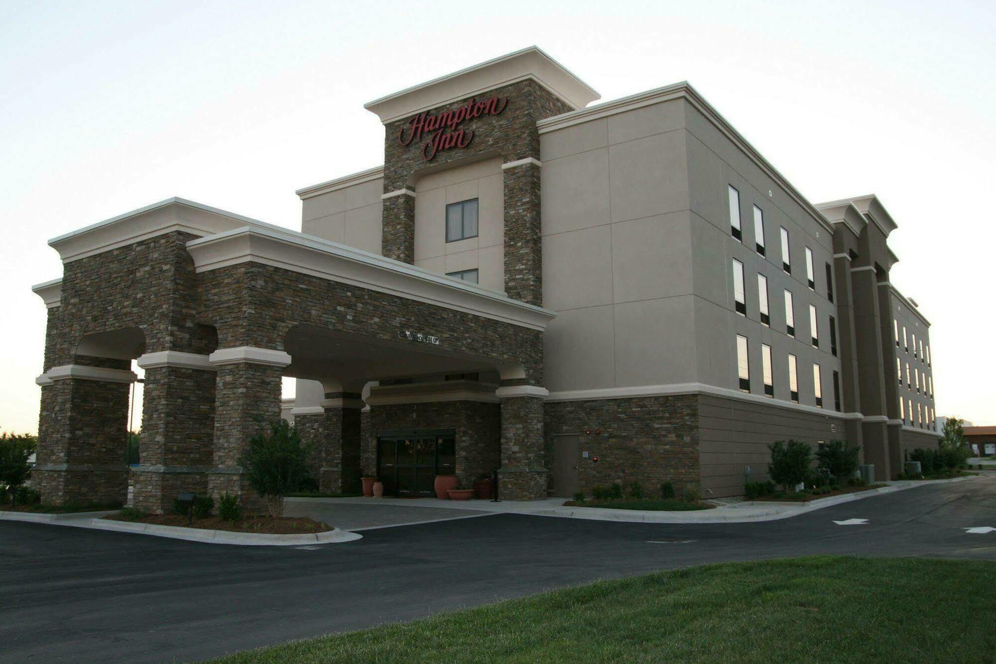 Hampton Inn Bermuda Run / Advance Экстерьер фото